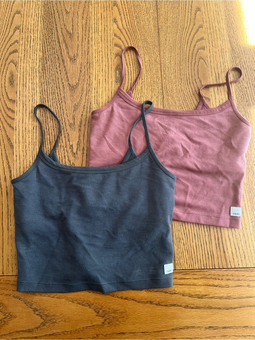 Vuori Ribbed Spaghetti Strap Crop Tank - Black & Mauve